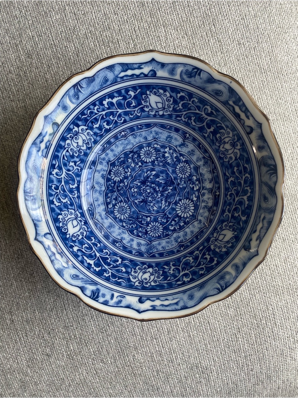 Blue & white chinoiserie bowl